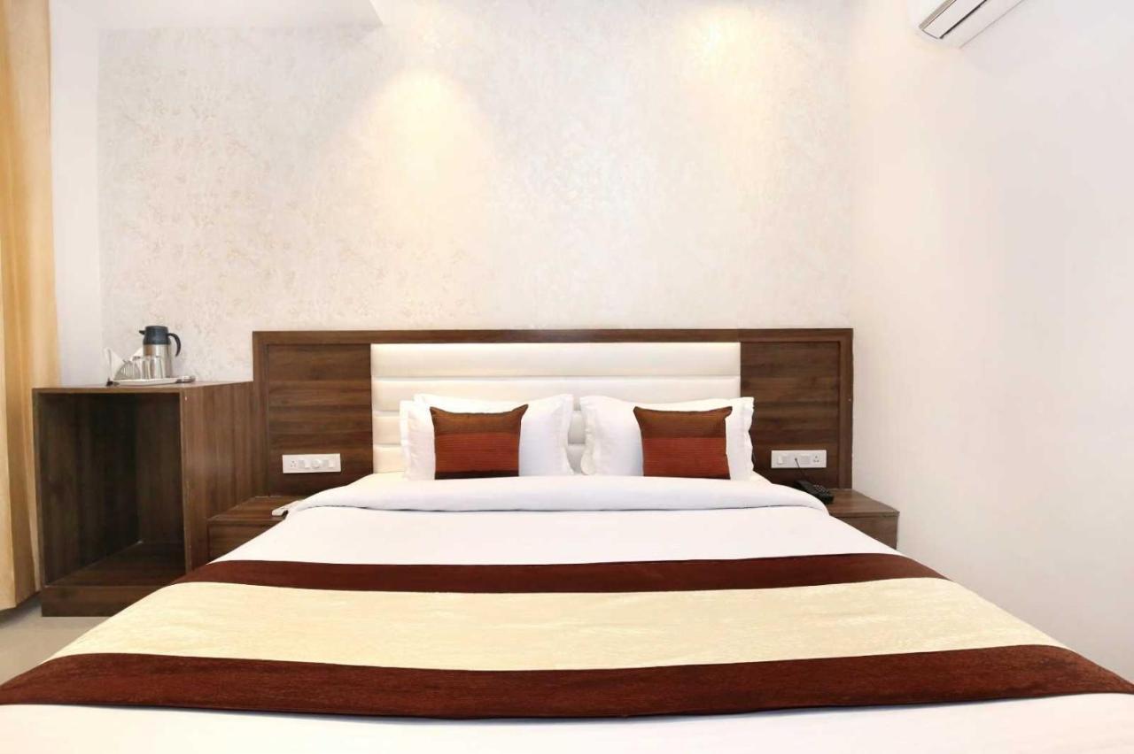 Hotel O Grand Star Amritsar Ngoại thất bức ảnh